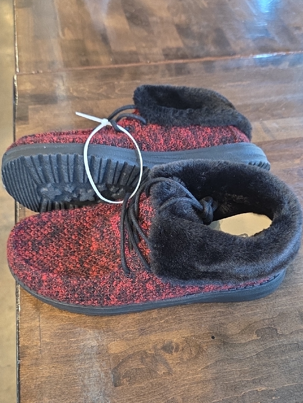 Hey Dude Size 6 Women's Red Knit Slip-On Shoes with Black Faux-Fur Collar